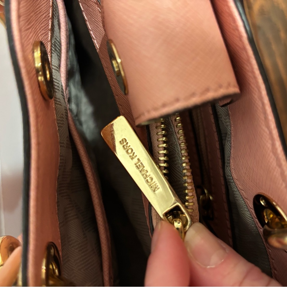 Michael Kors Cynthia Medium Satchel Pale Pink Leather Gold Chain - Picture 3 of 9